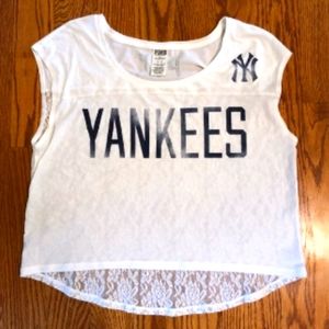 **FINAL PRiCE **. Yankee crop top  lace